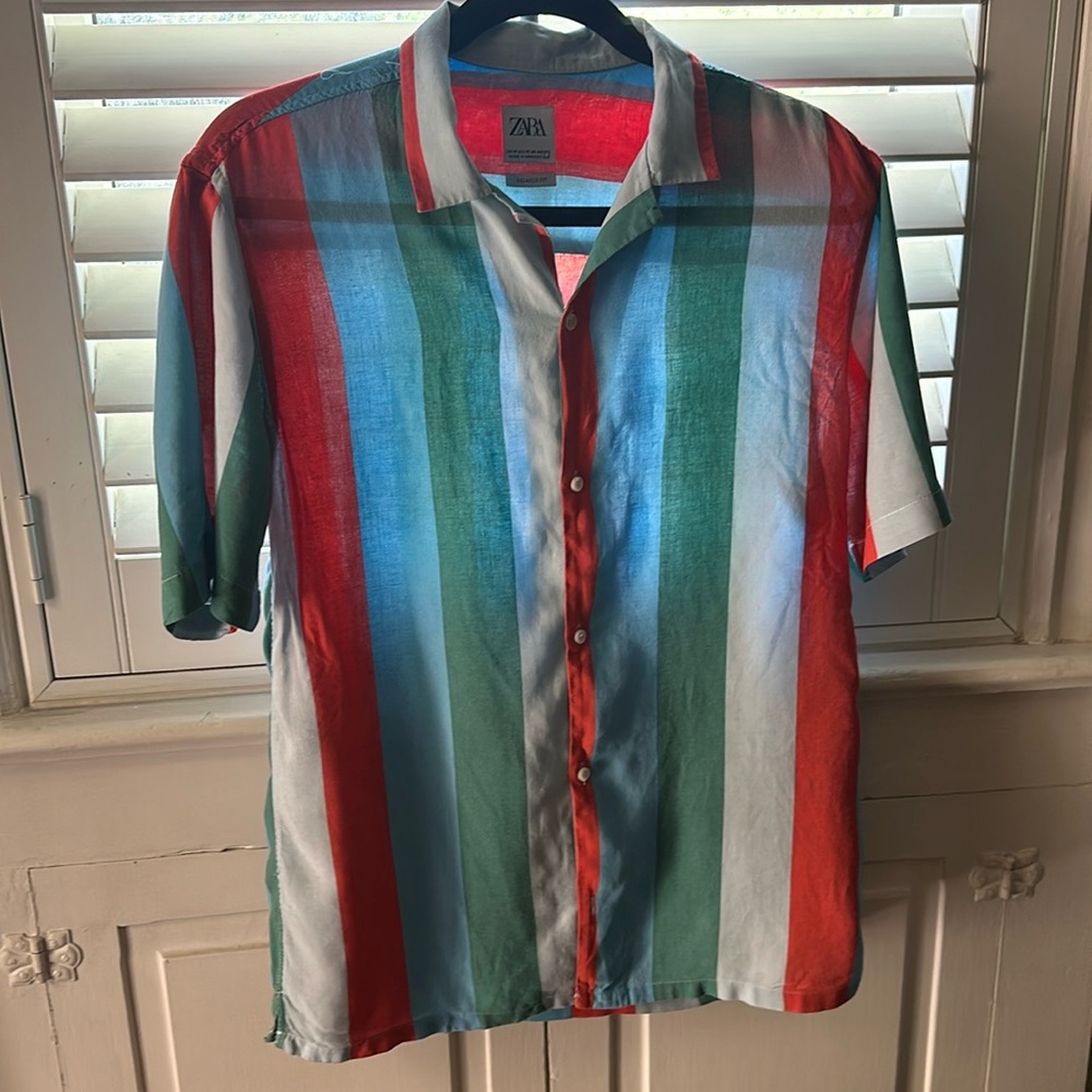 Zara relaxed for button down shirt (size M)